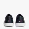 Adidași de teniș cu logo metalic și textură granulată Adidași de teniș cu logo metalic și textură granulată
