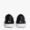 Adidași de teniș cu logo metalic și textură granulată Adidași de teniș cu logo metalic și textură granulată