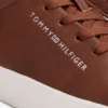 Adidași de teniș cu logo metalic și textură granulată Adidași de teniș cu logo metalic și textură granulată