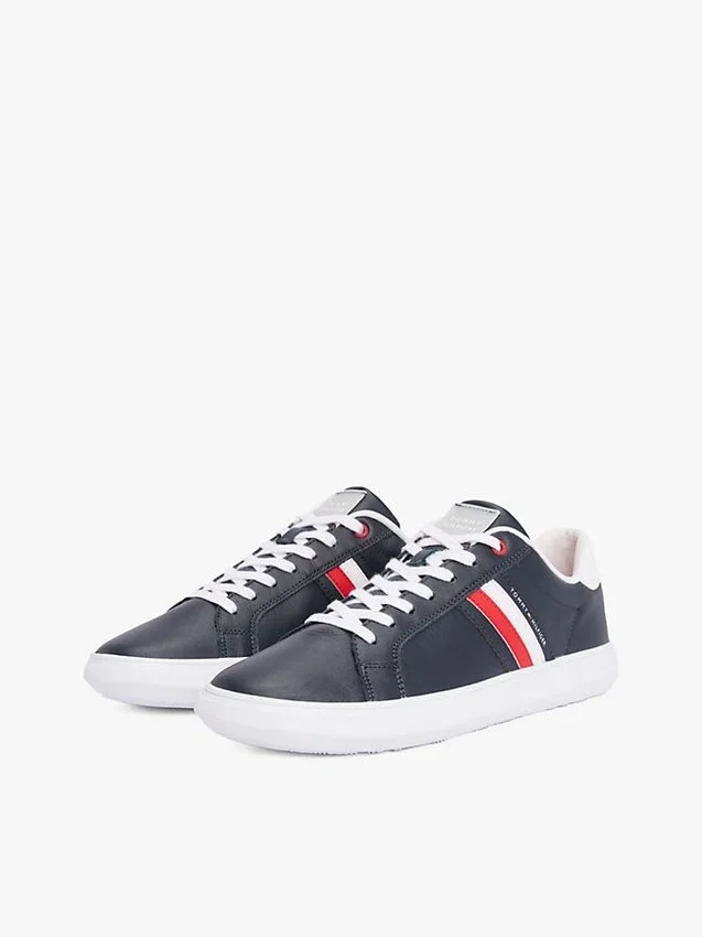 Adidași din piele cu talpă cupsole și dungi Adidași din piele cu talpă cupsole și dungi