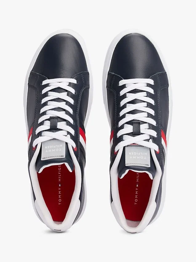 Adidași din piele cu talpă cupsole și dungi Adidași din piele cu talpă cupsole și dungi