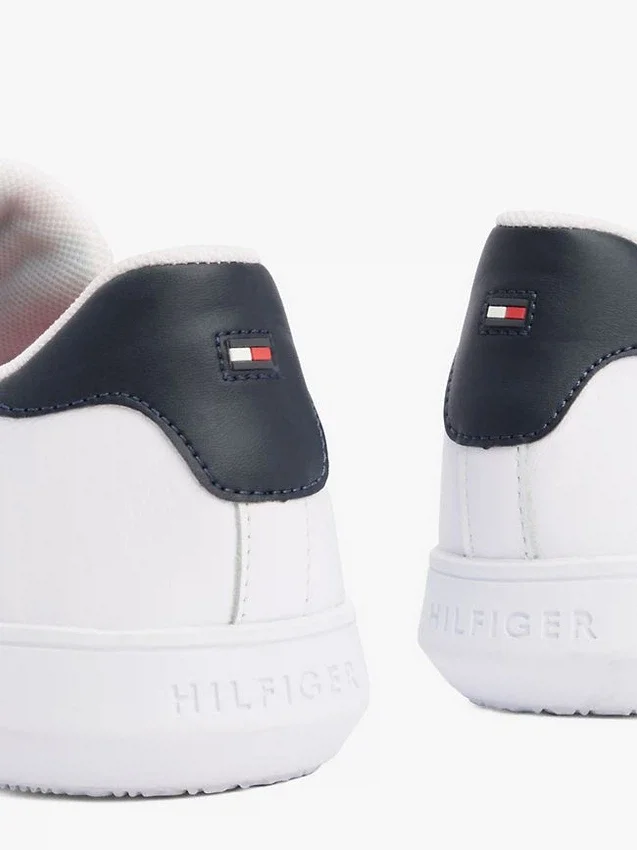 Adidași din piele cu talpă cupsole și dungi Adidași din piele cu talpă cupsole și dungi