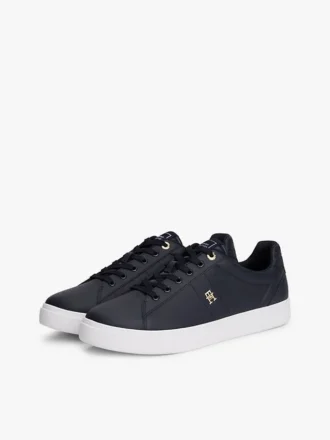 Adidași din piele cu toc și monogramă