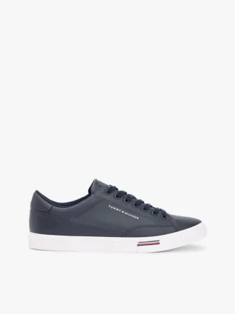 Adidași din piele vulcanizată