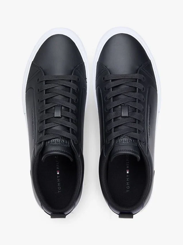 Adidași din piele vulcanizată Adidași din piele vulcanizată