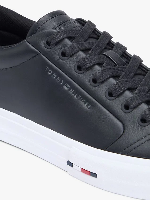 Adidași din piele vulcanizată Adidași din piele vulcanizată