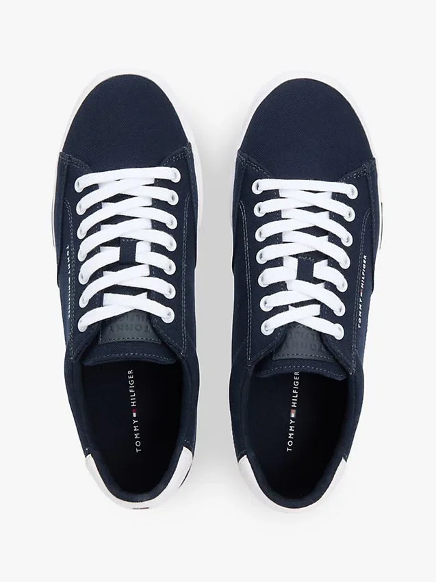 Adidași din pânză vulcanizată Adidași din pânză vulcanizată