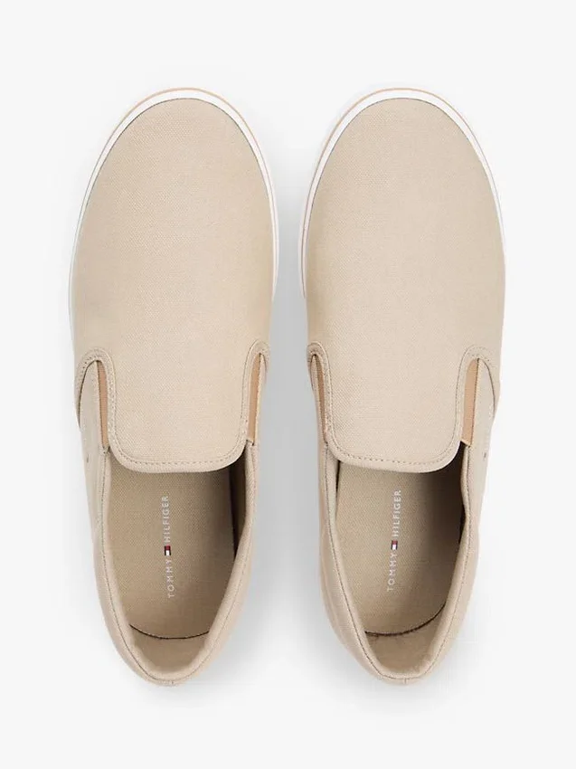 Adidași slip-on din pânză vulcanizată Adidași slip-on din pânză vulcanizată