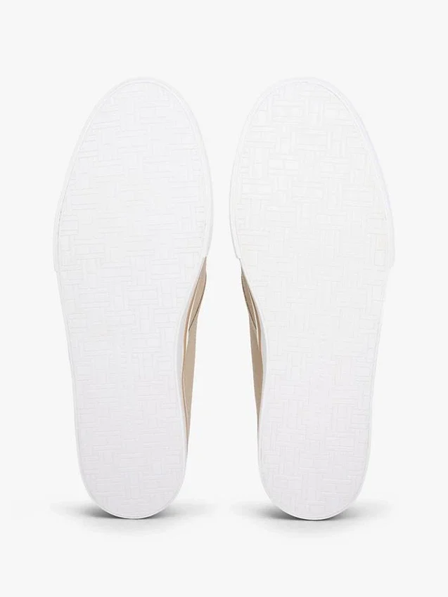 Adidași slip-on din pânză vulcanizată Adidași slip-on din pânză vulcanizată