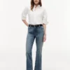 Blugi bootcut cu talie medie și material elastic Blugi bootcut cu talie medie și material elastic
