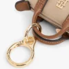 Breloc portmoneu cu monogramă Breloc portmoneu cu monogramă