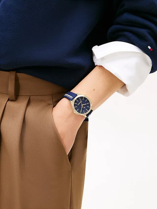 Ceas cu curea cu dungi caracteristice de 34 mm Ceas cu curea cu dungi caracteristice de 34 mm