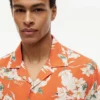 Cămașă de tabără din amestec de in cu imprimeu floral, croială regular Cămașă de tabără din amestec de in cu imprimeu floral, croială regular