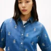 Cămașă din denim cu croială lejeră și emblemă pe toată suprafața Cămașă din denim cu croială lejeră și emblemă pe toată suprafața