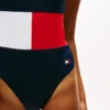Costum de baie dintr-o bucată cu blocuri de culoare Costum de baie dintr-o bucată cu blocuri de culoare