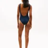 Costum de baie dintr-o bucată cu blocuri de culoare Costum de baie dintr-o bucată cu blocuri de culoare