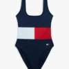 Costum de baie dintr-o bucată cu blocuri de culoare Costum de baie dintr-o bucată cu blocuri de culoare