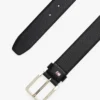 Curea din piele cu textură granulată și cataramă pătrată Curea din piele cu textură granulată și cataramă pătrată