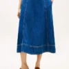 Fustă midi din denim cu talie înaltă și croi evazat Fustă midi din denim cu talie înaltă și croi evazat