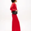 Geantă crossbody cu clapă și monogramă lustruită Geantă crossbody cu clapă și monogramă lustruită