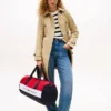 Geantă de voiaj din pânză cu blocuri de culoare și logo Tommy Geantă de voiaj din pânză cu blocuri de culoare și logo Tommy
