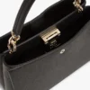 Geantă satchel medie cu închizătoare cu monogramă Geantă satchel medie cu închizătoare cu monogramă