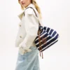 Geantă tip sac cu monogramă script și dungi bretone Geantă tip sac cu monogramă script și dungi bretone