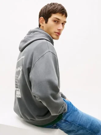 Hanorac cu glugă Tommy Jeans cu logo vopsit cu spray