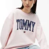 Hanorac cu guler rotund și logo Tommy