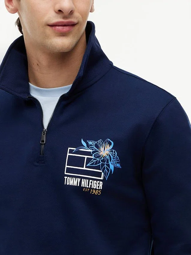 Hanorac polo cu logo floral și fermoar pe un sfert Hanorac polo cu logo floral și fermoar pe un sfert