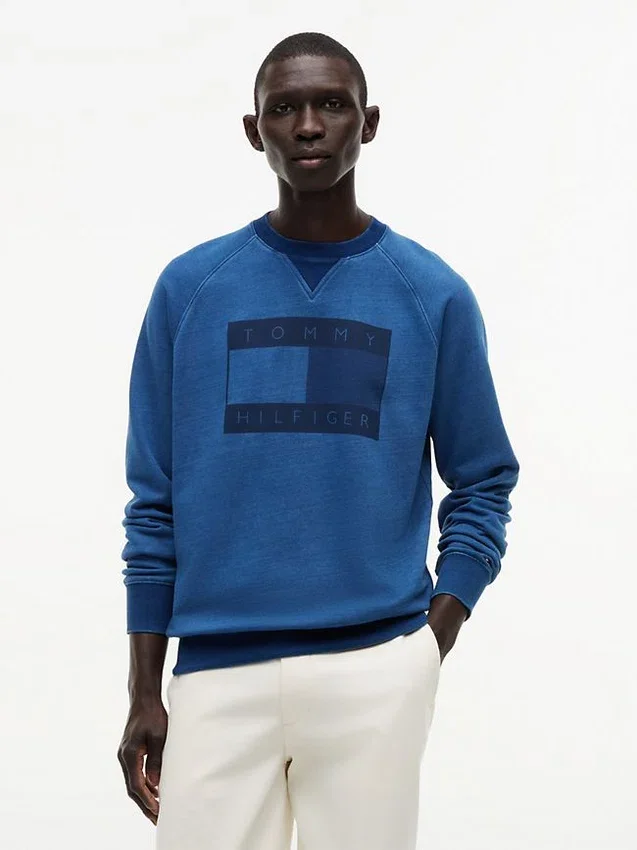 Hanorac Raglan cu logo steag, vopsit în indigo Hanorac Raglan cu logo steag, vopsit în indigo