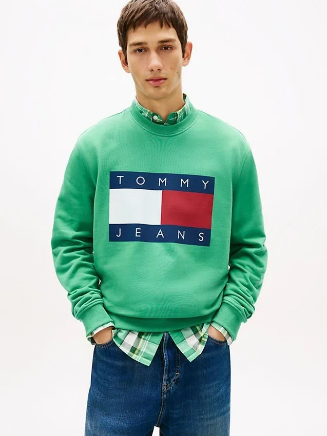 Hanorac Tommy Jeans cu logo mare în formă de steag Hanorac Tommy Jeans cu logo mare în formă de steag