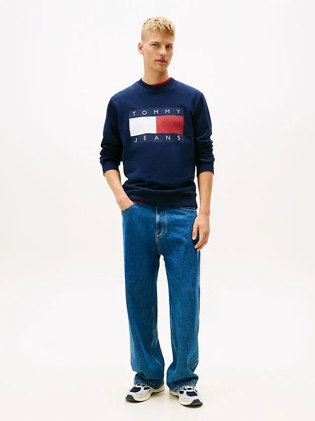 Hanorac Tommy Jeans cu logo mare în formă de steag Hanorac Tommy Jeans cu logo mare în formă de steag