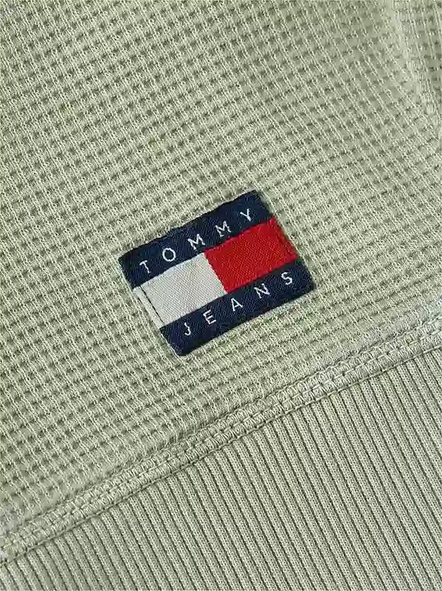 Hanorac Tommy Jeans cu textură tip waffle Hanorac Tommy Jeans cu textură tip waffle