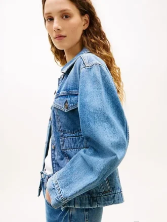 Jachetă din denim decolorat, strânsă în talie Jachetă din denim decolorat, strânsă în talie