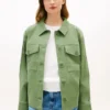 Jachetă utilitară oversized din sargă Jachetă utilitară oversized din sargă