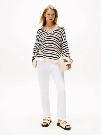 Pantaloni chino cu croială slim