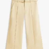 Pantaloni chino cu talie largă și curea Pantaloni chino cu talie largă și curea