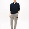 Pantaloni de trening cu dungi caracteristice Pantaloni de trening cu dungi caracteristice