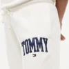Pantaloni de trening cu logo Tommy în stil universitar Pantaloni de trening cu logo Tommy în stil universitar