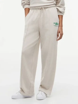 Pantaloni de trening din material froté cu logo script relaxat Pantaloni de trening din material froté cu logo script relaxat
