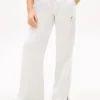 Pantaloni de trening pentru copii cu logo stea din strasuri Pantaloni de trening pentru copii cu logo stea din strasuri