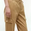 Pantaloni jogger cargo din bumbac elastic Pantaloni jogger cargo din bumbac elastic