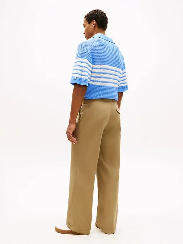 Pantaloni largi cu pliuri, cu textură de hârtie Pantaloni largi cu pliuri, cu textură de hârtie