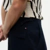 Pantaloni scurți cargo din twill elastic, cu croială lejeră Pantaloni scurți cargo din twill elastic, cu croială lejeră