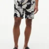 Pantaloni scurți cu croială regular, imprimeu tropical, lungime 7″ Pantaloni scurți cu croială regular, imprimeu tropical, lungime 7″