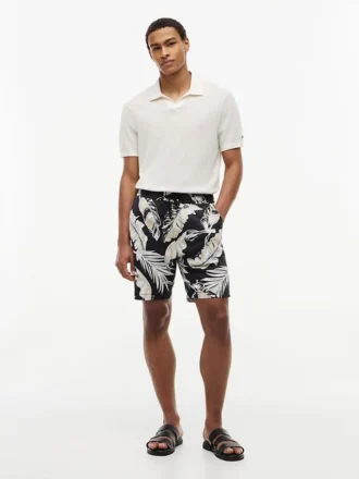 Pantaloni scurți cu croială regular, imprimeu tropical, lungime 7″ Pantaloni scurți cu croială regular, imprimeu tropical, lungime 7″