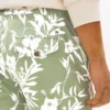 Pantaloni scurți cu croială regular, imprimeu tropical, lungime 7″