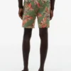 Pantaloni scurți cu croială regular, imprimeu tropical, lungime 7″ Pantaloni scurți cu croială regular, imprimeu tropical, lungime 7″