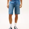 Pantaloni scurți din blugi Tommy Jeans cu buzunar cu steag Pantaloni scurți din blugi Tommy Jeans cu buzunar cu steag